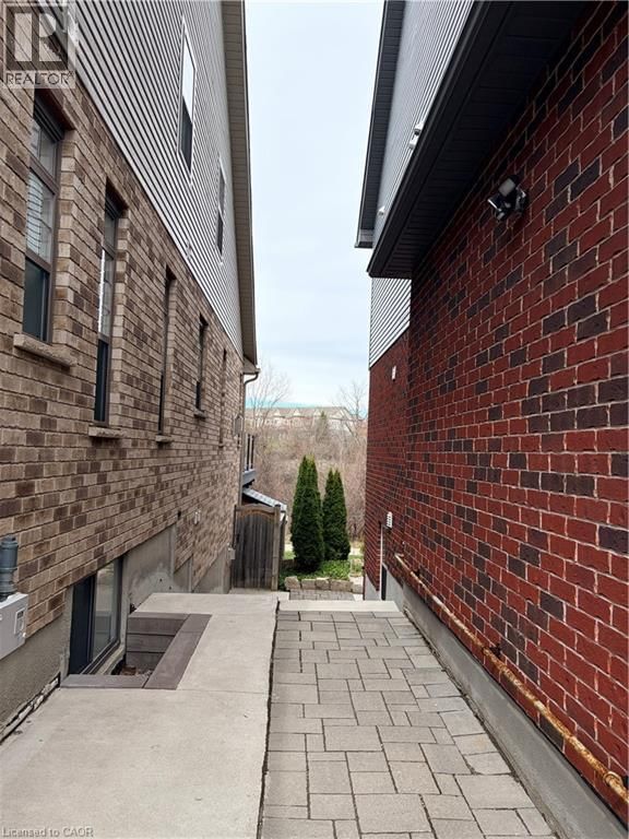 71 JANINE STREET Image 5