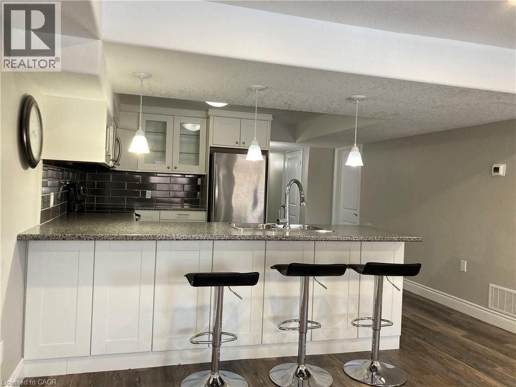 71 JANINE STREET Image 9