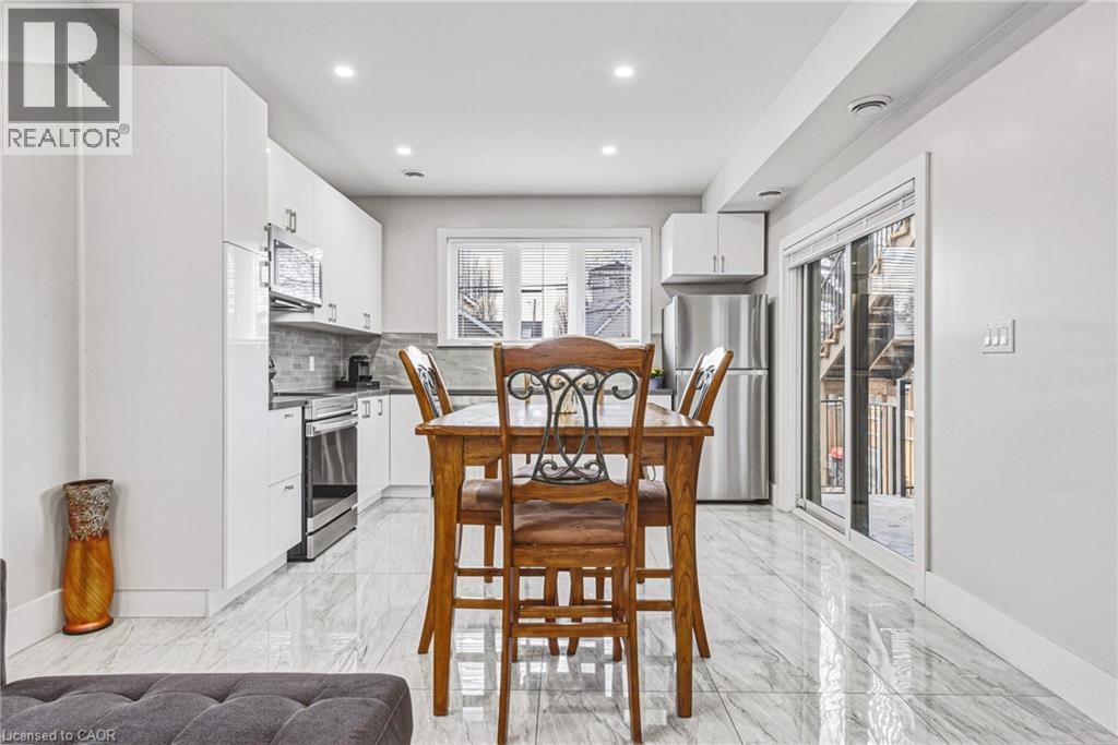 68 VANSITMART AVENUE Image 11