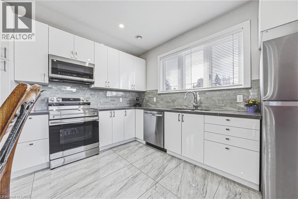 68 VANSITMART AVENUE Image 12