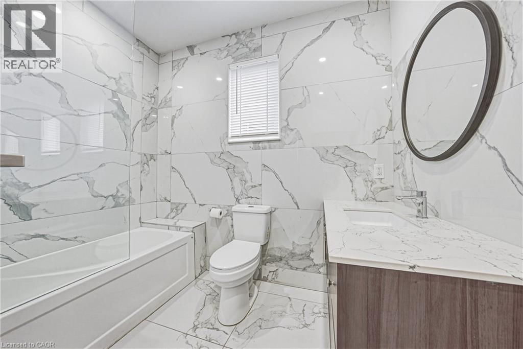 68 VANSITMART AVENUE Image 17