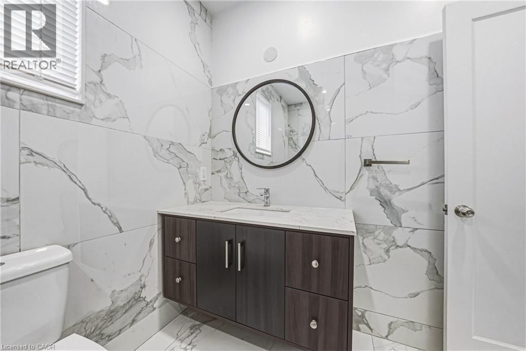 68 VANSITMART AVENUE Image 18