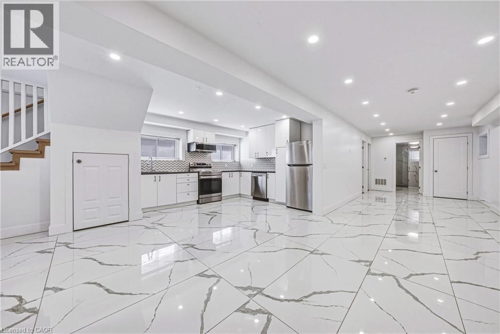 68 VANSITMART AVENUE Image 32