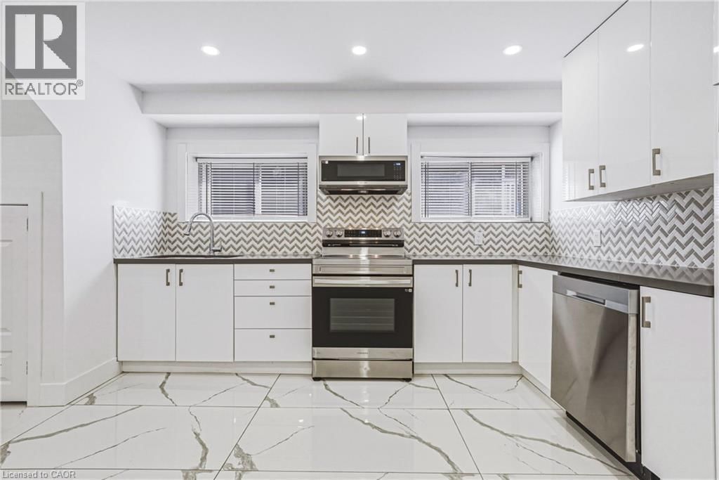 68 VANSITMART AVENUE Image 33