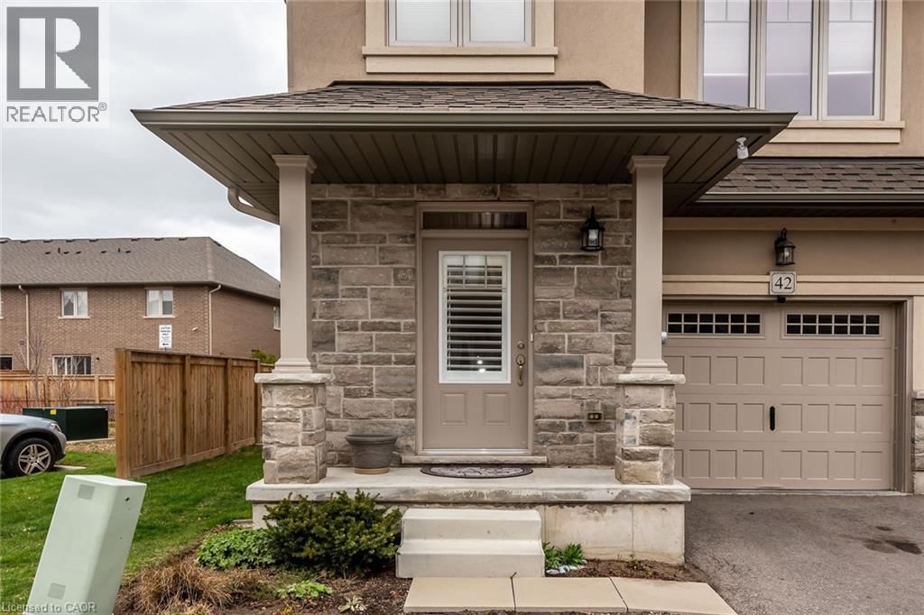 42 - 98 SHOREVIEW PLACE Image 2