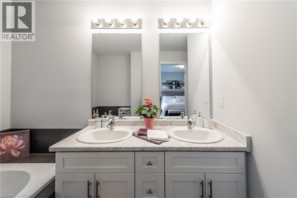 42 - 98 SHOREVIEW PLACE Image 32