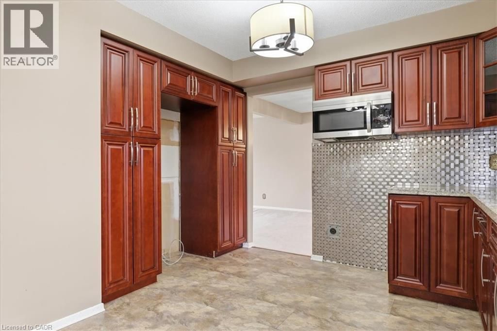 94 COLEBROOK COURT Image 11