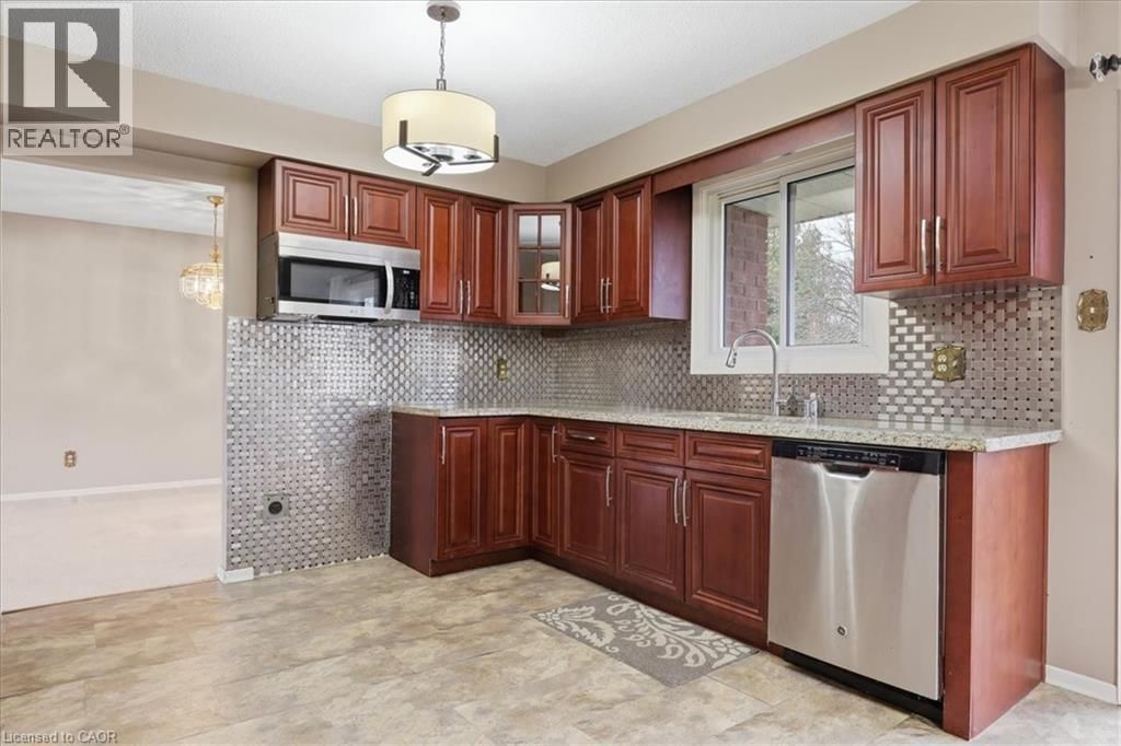 94 COLEBROOK COURT Image 9