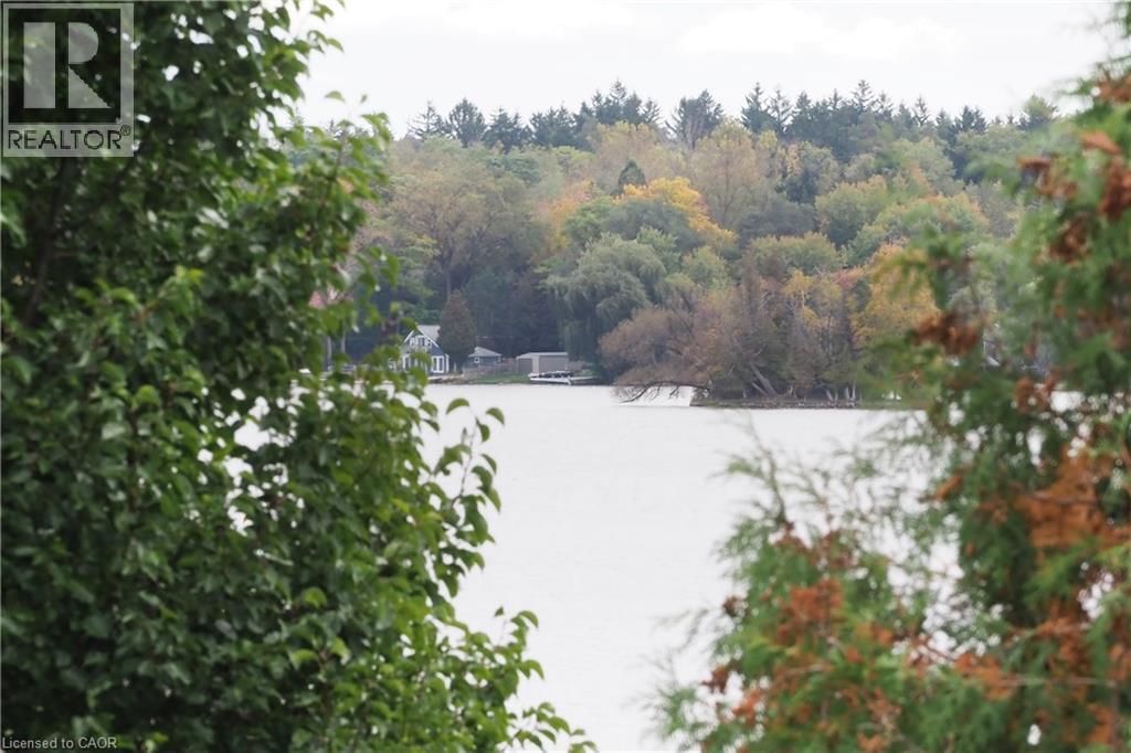 50 HOLLY TRAIL Image 16