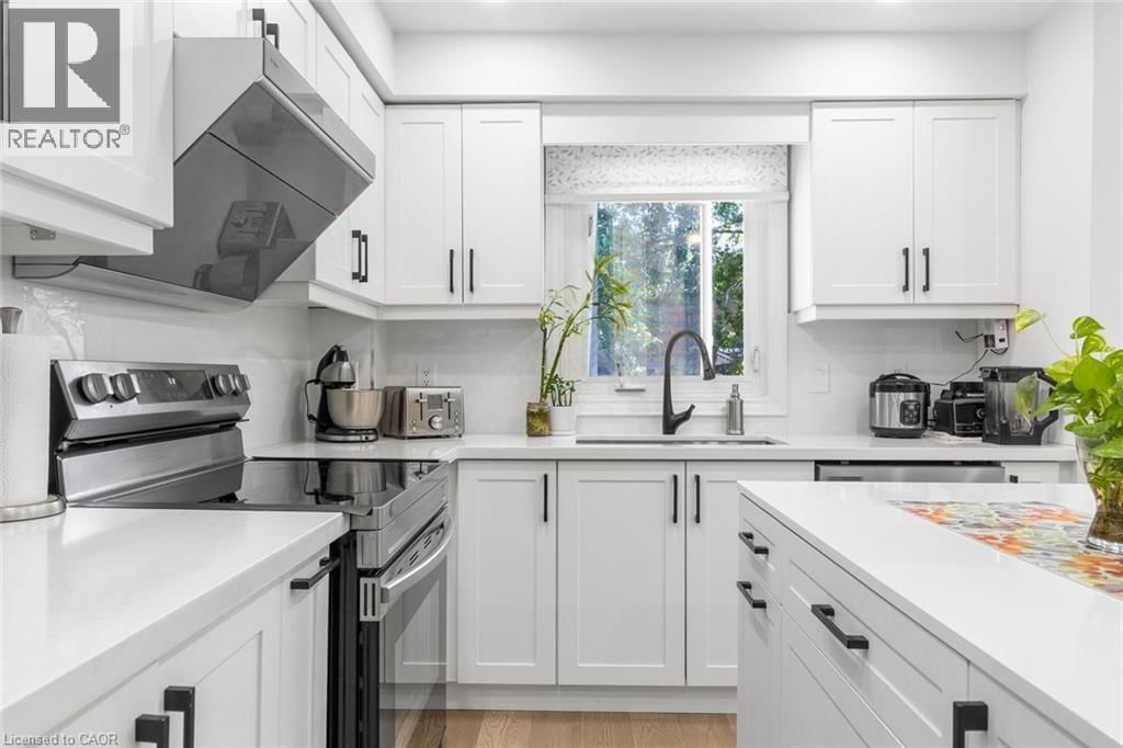 1118 AVONDALE DRIVE Image 11