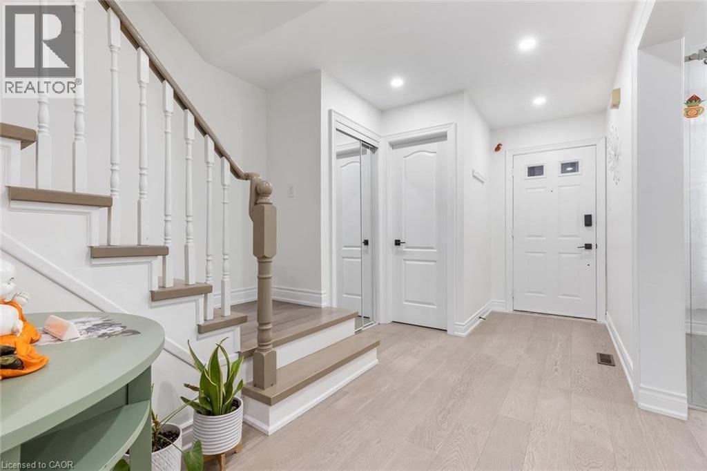 1118 AVONDALE DRIVE Image 4