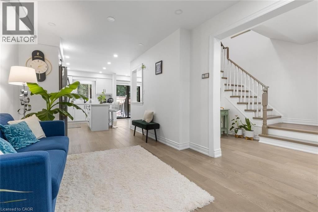 1118 AVONDALE DRIVE Image 8