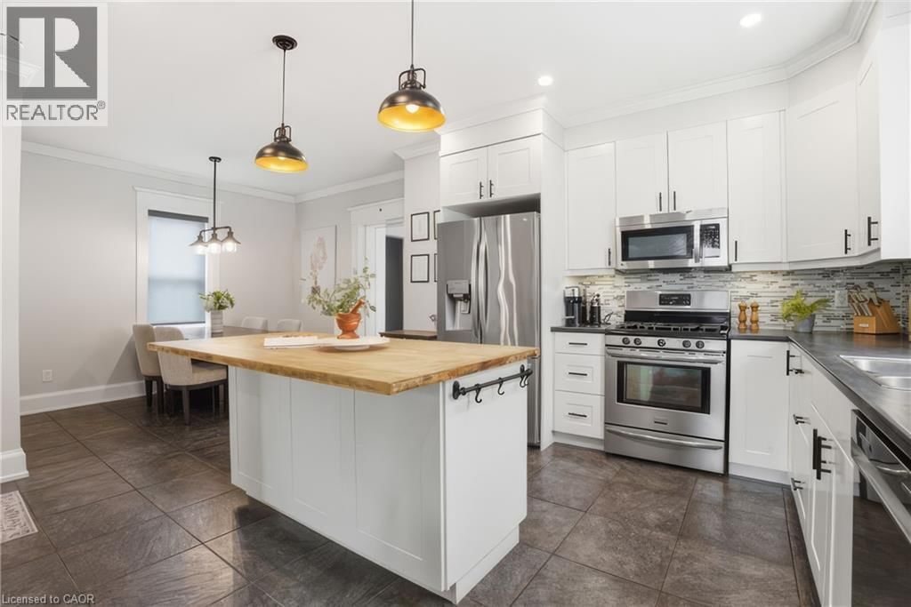 742 VINE STREET Image 10