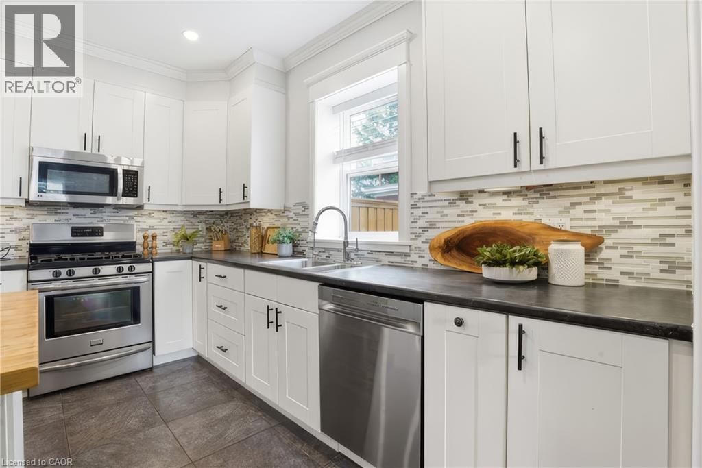 742 VINE STREET Image 12