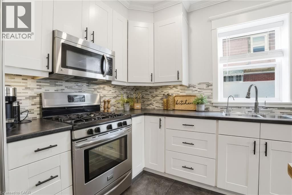 742 VINE STREET Image 13