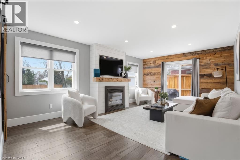 742 VINE STREET Image 16