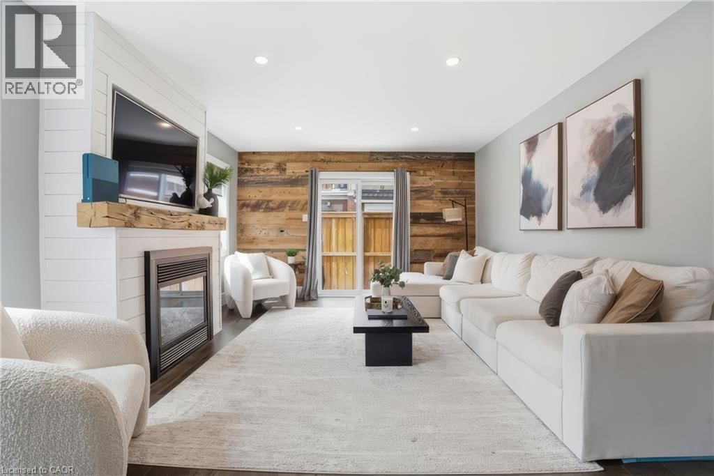 742 VINE STREET Image 17