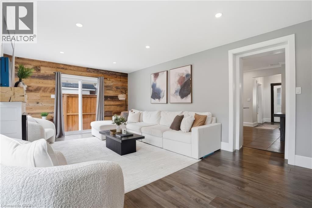 742 VINE STREET Image 18