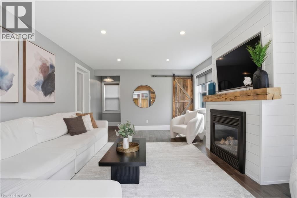 742 VINE STREET Image 19