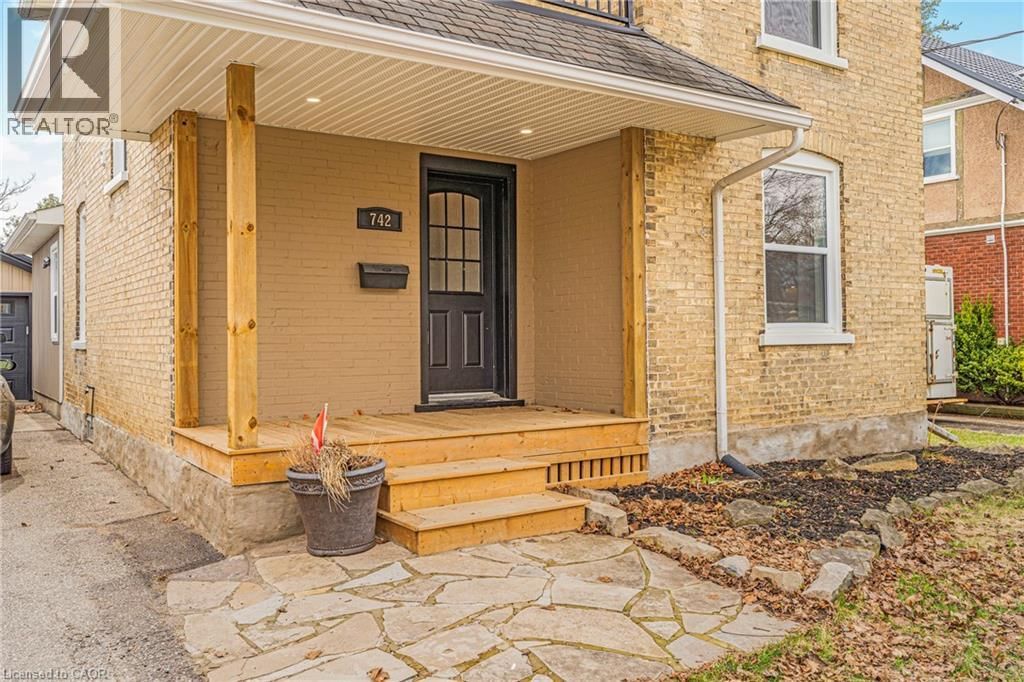 742 VINE STREET Image 2