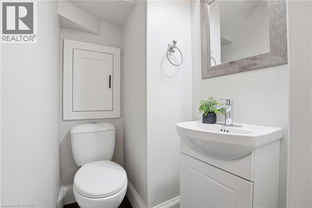 742 VINE STREET Image 20