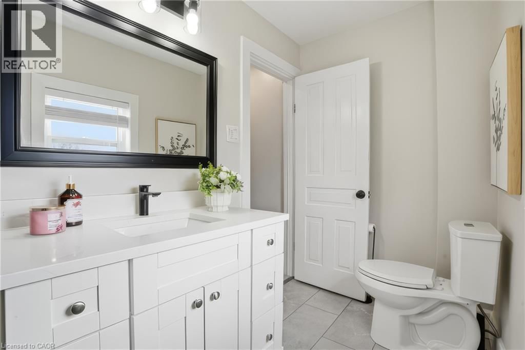 742 VINE STREET Image 28