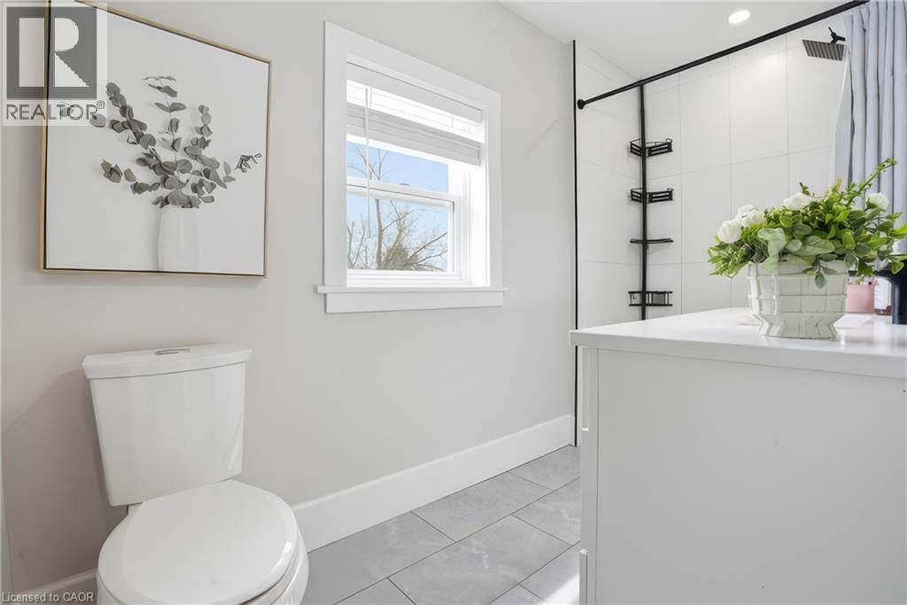 742 VINE STREET Image 29