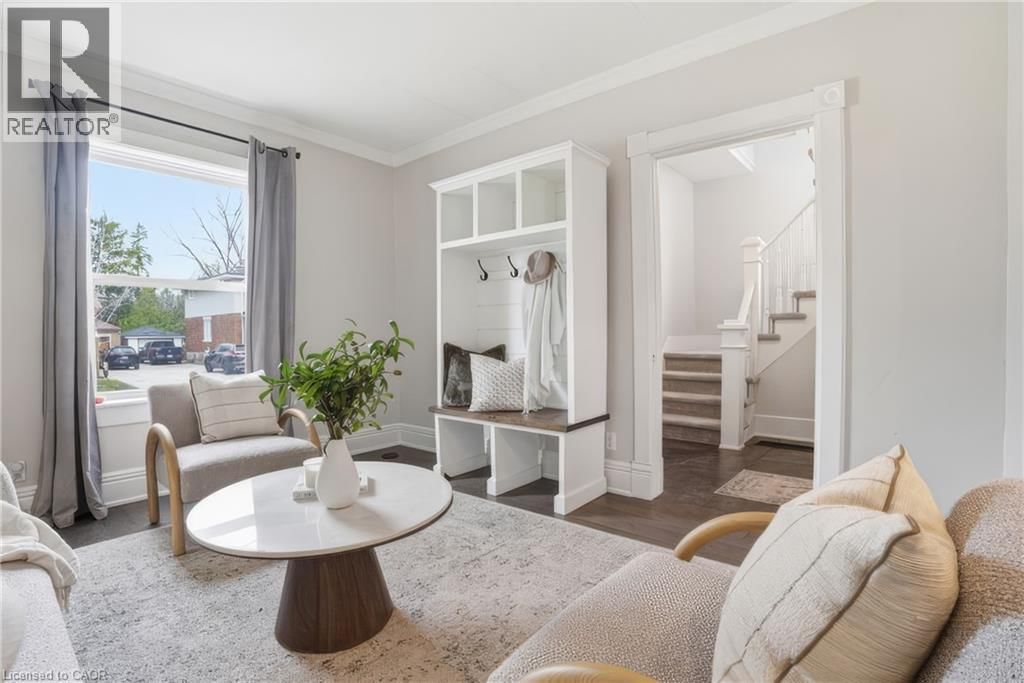 742 VINE STREET Image 4