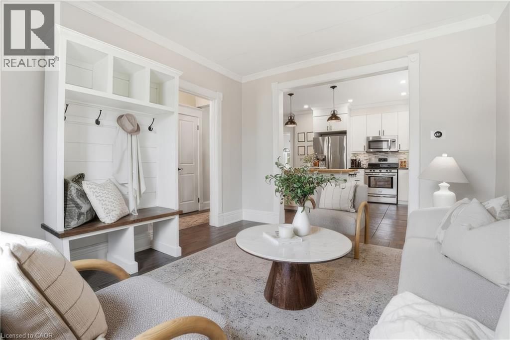 742 VINE STREET Image 7