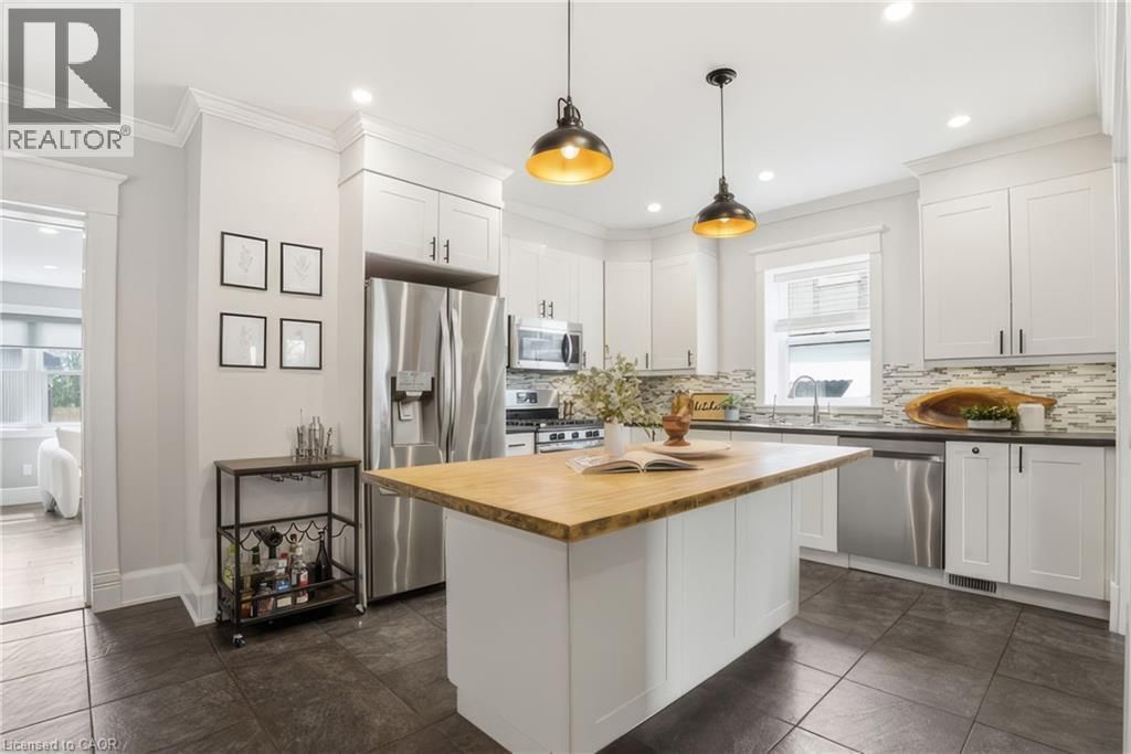 742 VINE STREET Image 8