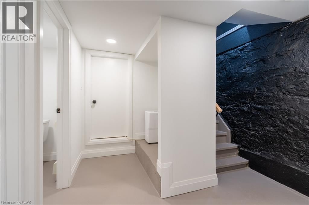 299 JAMES STREET NORTH Image 19