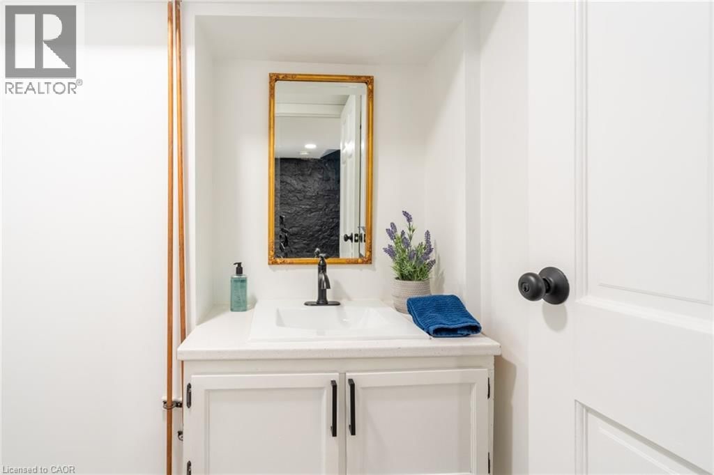 299 JAMES STREET NORTH Image 24