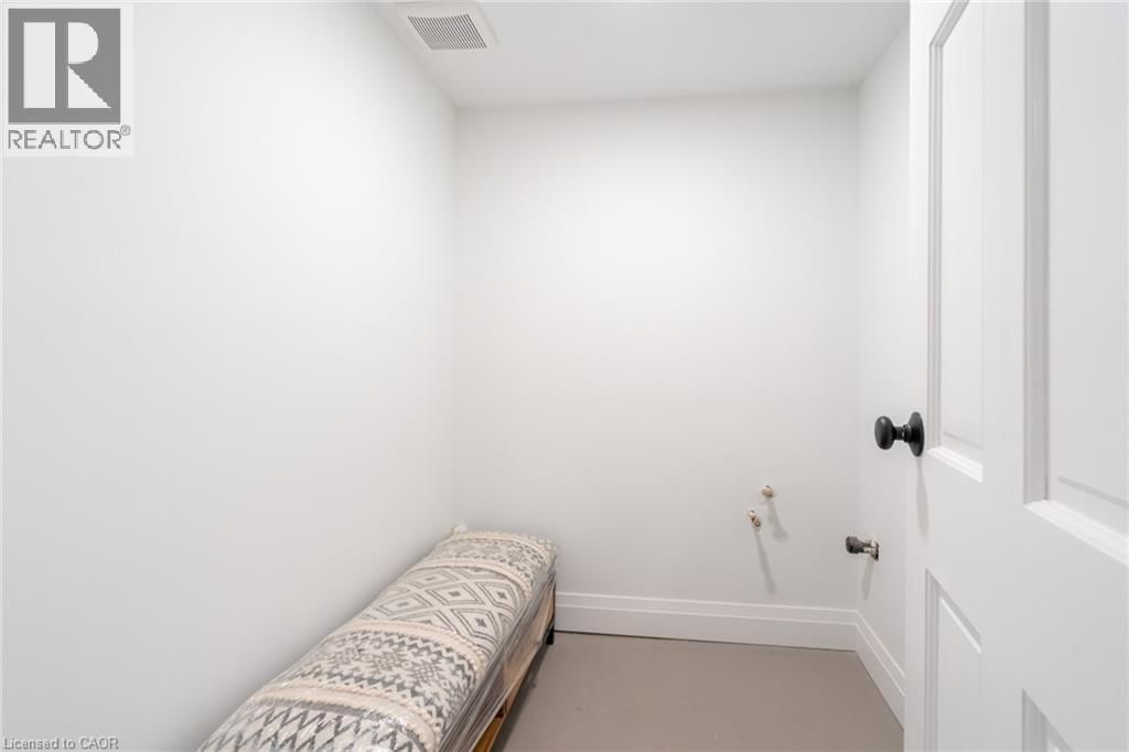 299 JAMES STREET NORTH Image 25