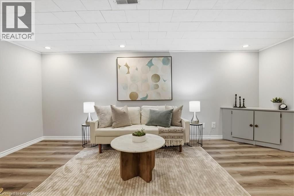 111 SELKIRK DRIVE Image 22