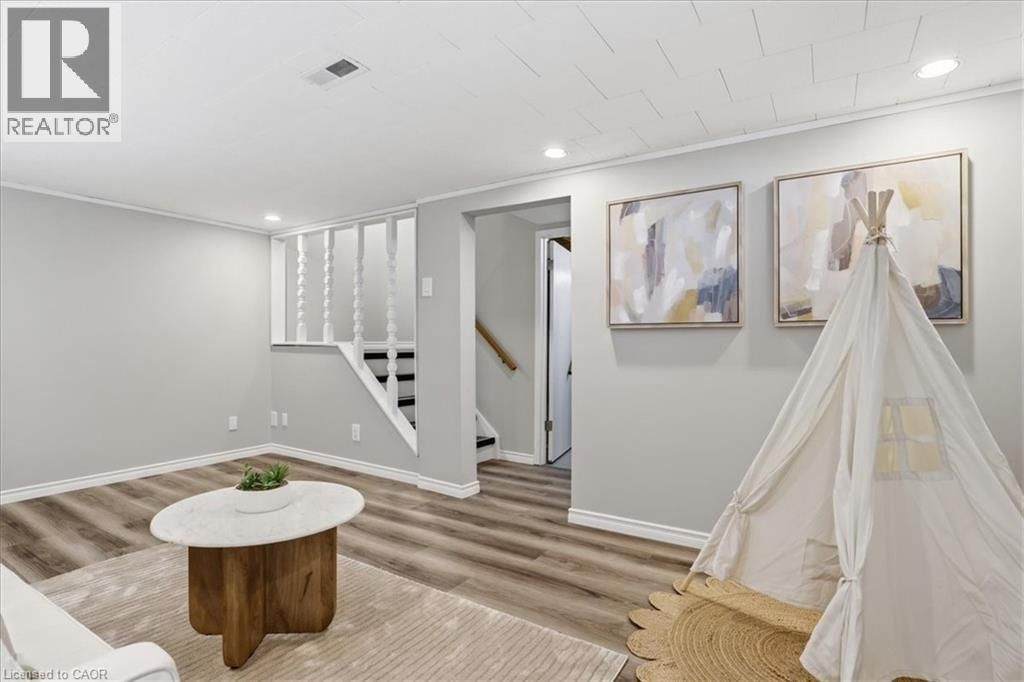 111 SELKIRK DRIVE Image 24