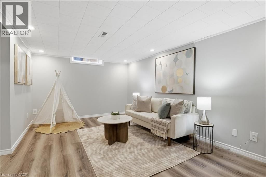 111 SELKIRK DRIVE Image 25