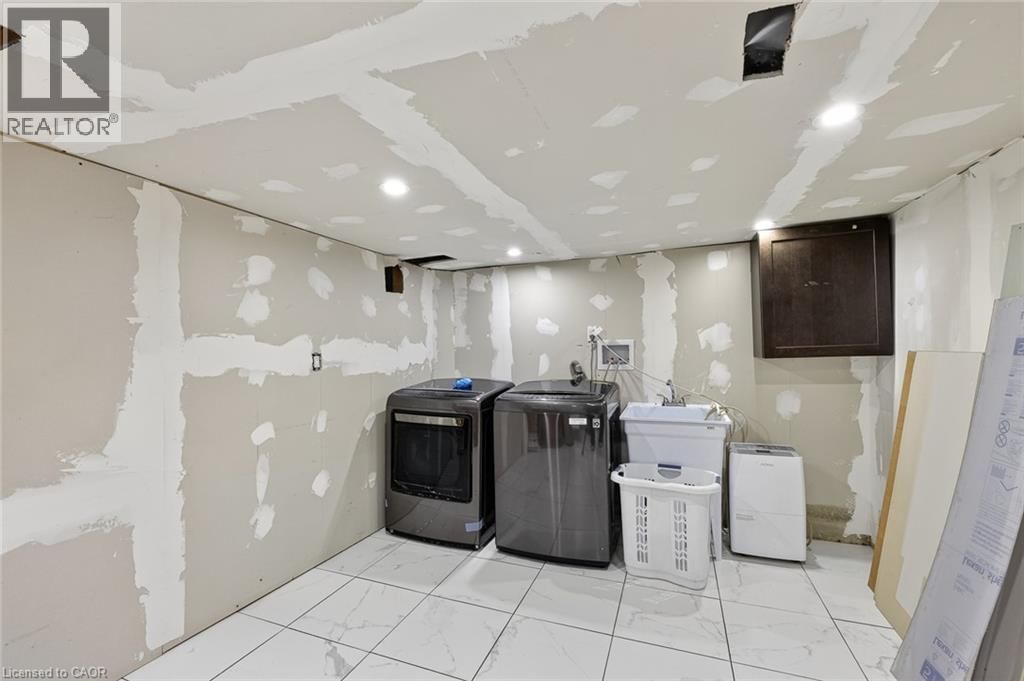 124 EAST PARK DRIVE Image 19