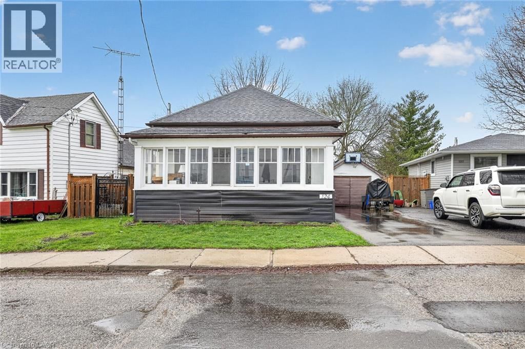 124 EAST PARK DRIVE Image 2