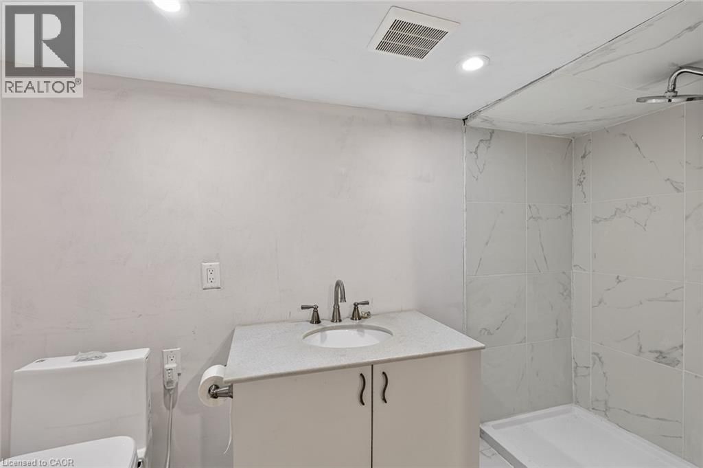 124 EAST PARK DRIVE Image 21