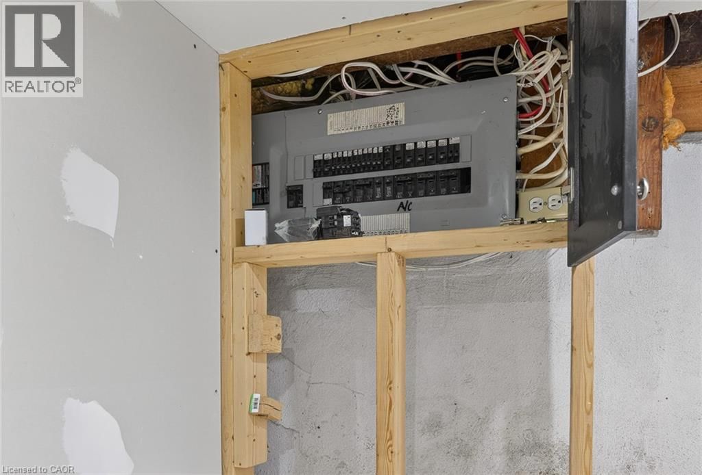 124 EAST PARK DRIVE Image 23