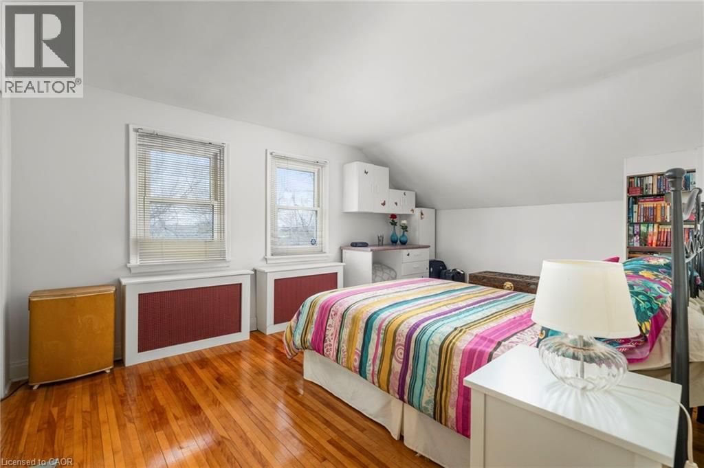 10 LANDOUR AVENUE Image 21