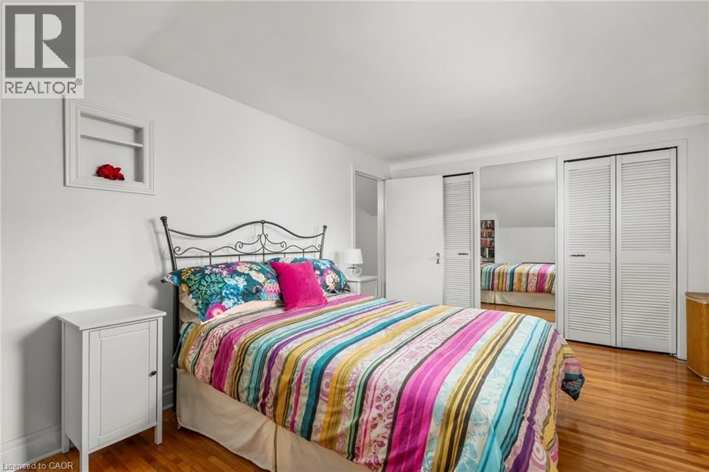 10 LANDOUR AVENUE Image 22