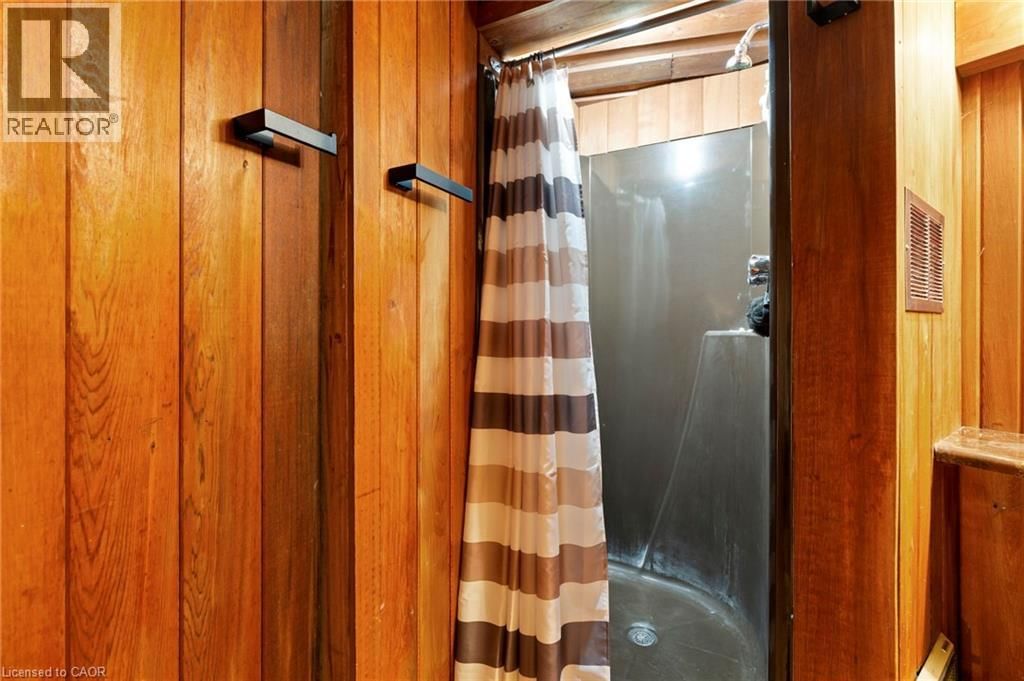 10 LANDOUR AVENUE Image 31