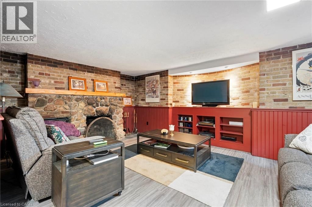 10 LANDOUR AVENUE Image 34