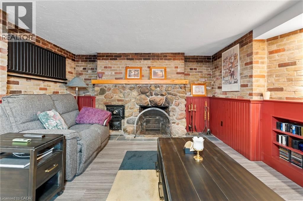 10 LANDOUR AVENUE Image 35