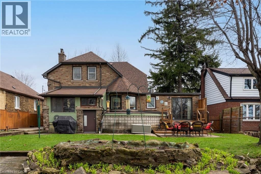 10 LANDOUR AVENUE Image 37