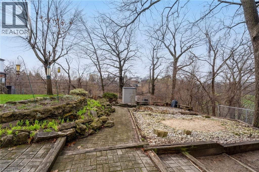 10 LANDOUR AVENUE Image 39