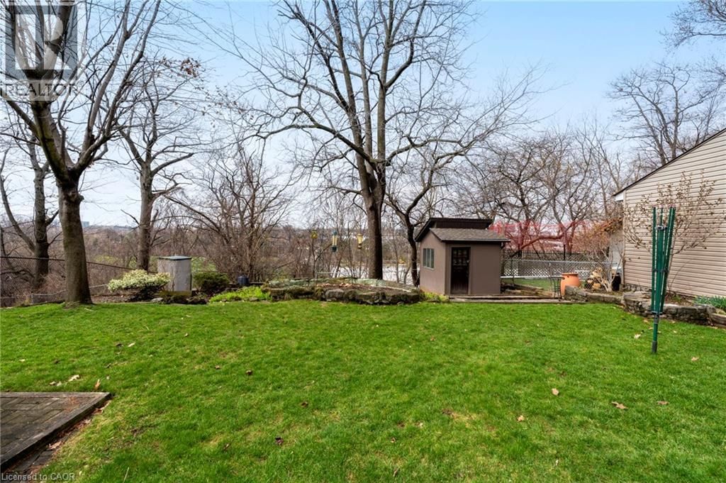 10 LANDOUR AVENUE Image 40