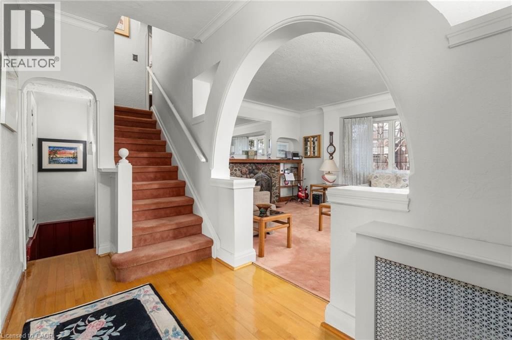 10 LANDOUR AVENUE Image 5