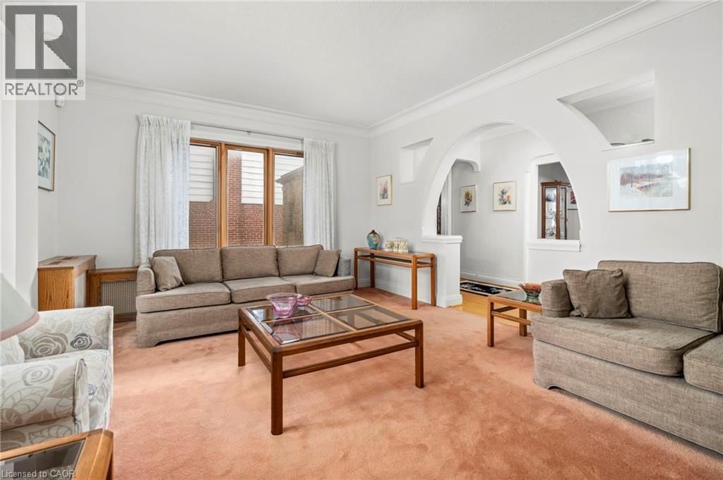 10 LANDOUR AVENUE Image 7